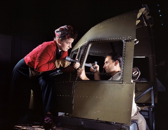 Жени и воени авиони - поинаков поглед кон историјата