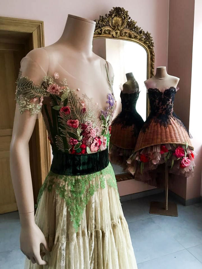 Француска дизајнерка создава фустани какви што немате видено досега