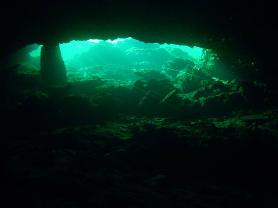 Големата сина морска дупка во Белизе