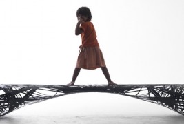 Мебел направен од карбонски влакна