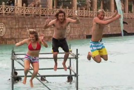 Видео: сурфање на вода во „Матрикс“ стил