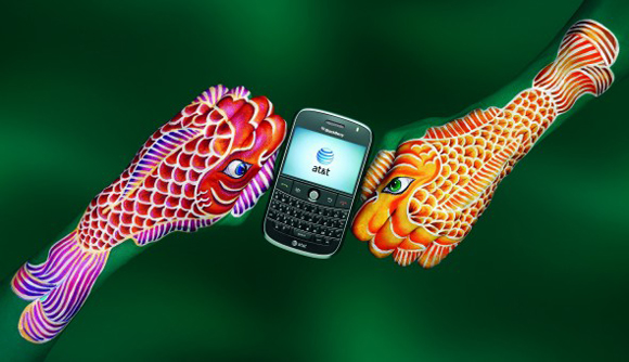 Уметнички раце во реклами за AT&T International