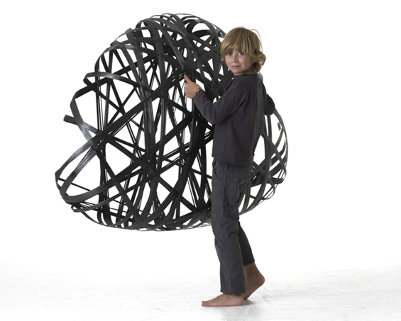 Мебел направен од карбонски влакна