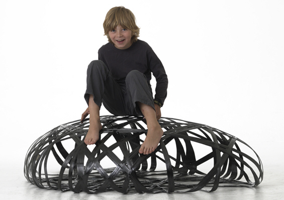 Мебел направен од карбонски влакна