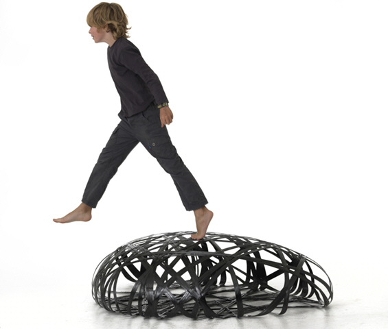 Мебел направен од карбонски влакна