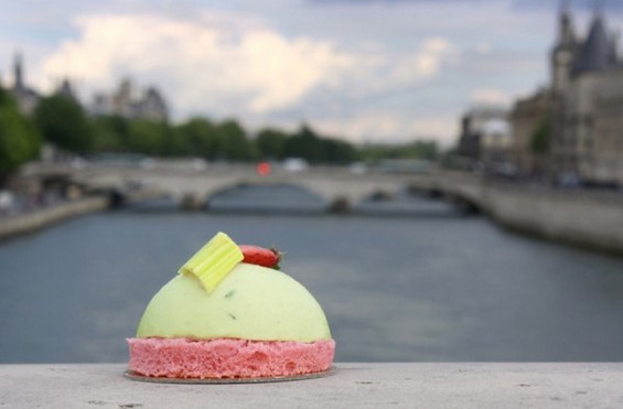 Запознај го Париз преку колачи