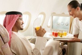 Што јадат патниците во авион од прва класа?