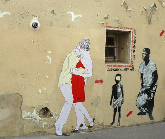 Страсни бакнежи низ француските улици