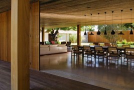 Куќата „Баија“ направена од панелни лизгачки ѕидови