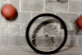 Ритмички звуци предизвикани од паѓачки предмети