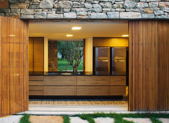 Куќата „Баија“ направена од панелни лизгачки ѕидови