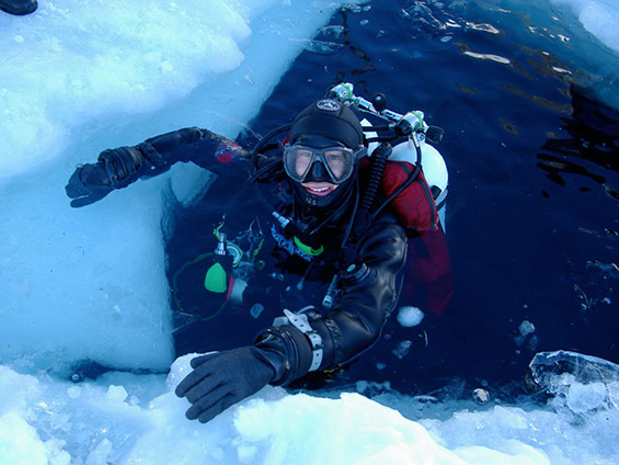 Екстремно нуркање под мраз