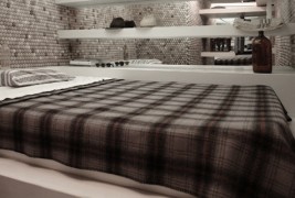 Апартман направен од 25 000 пинг-понг топчиња