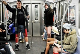 Возење во метро по долна облека