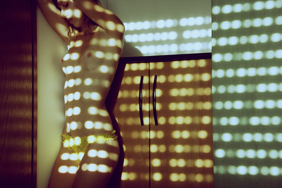 Автопортрети од разголената Јулија Городински