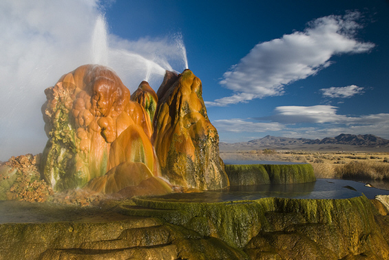 Фамозниот колоритен гејзир во Невада,САД