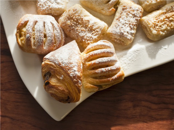 (14) Божиќните трпези ширум светот Божиќните трпези ширум светот