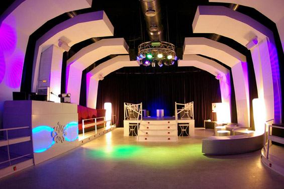 Ноќен клуб инспириран од ледените пештери