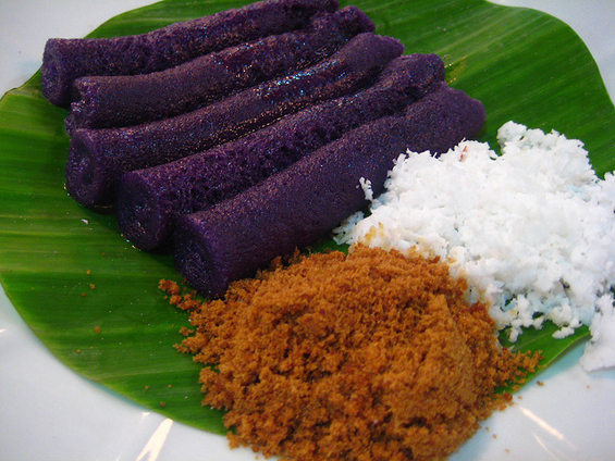 Божиќните трпези ширум светот