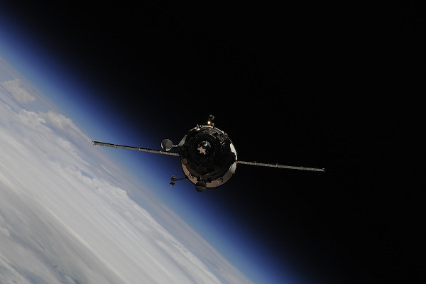 (11) Планетата Земја одозгора - поглед од ISS