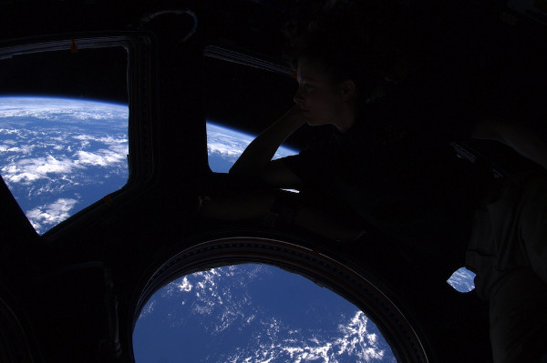 (12) Планетата Земја одозгора - поглед од ISS