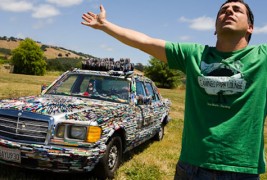 Мерцедес прекриен со 10 илјади пенкала