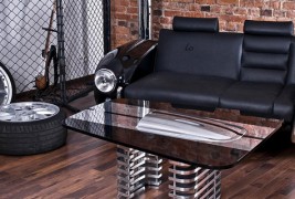 Дневна соба од автомобилски делови