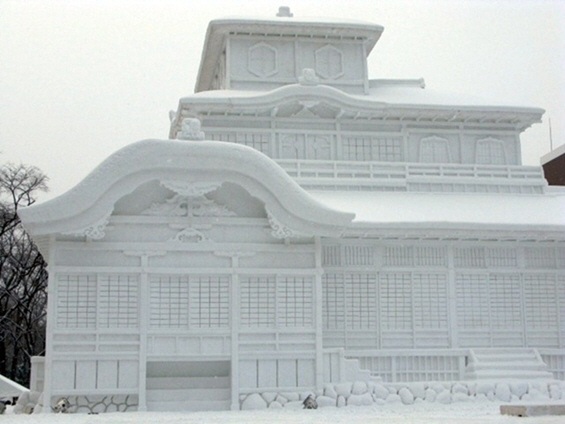 (10) Величествени снежни креации Величествени снежни креации