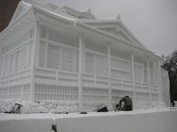 (12) Величествени снежни креации Величествени снежни креации
