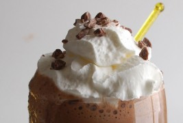 Чоколаден шејк со кафе и банана