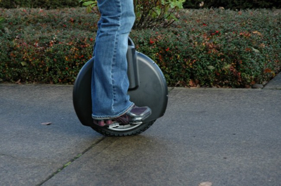 „Solowheel“ - електричен велосипед на едно тркало
