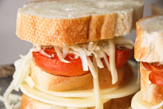 Италијански сендвич со кашкавал