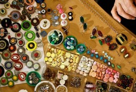 Накит од апчиња со поминат рок