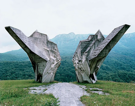 25 неверојатни споменици од поранешна Југославија
