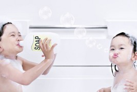 Фотограф ги претвора неговите ќеркички во слатко парче уметност