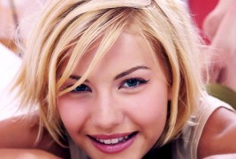 Изнудете насмевка на туѓите лица