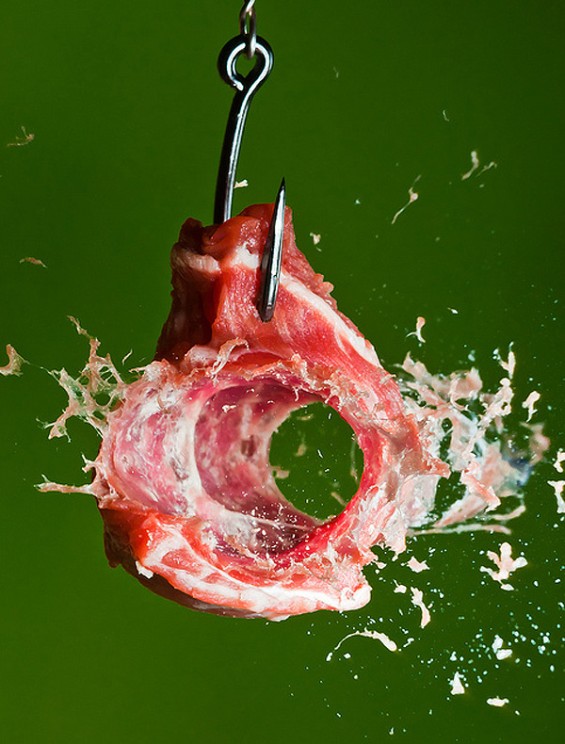 Предмети распрскани на милион парчиња