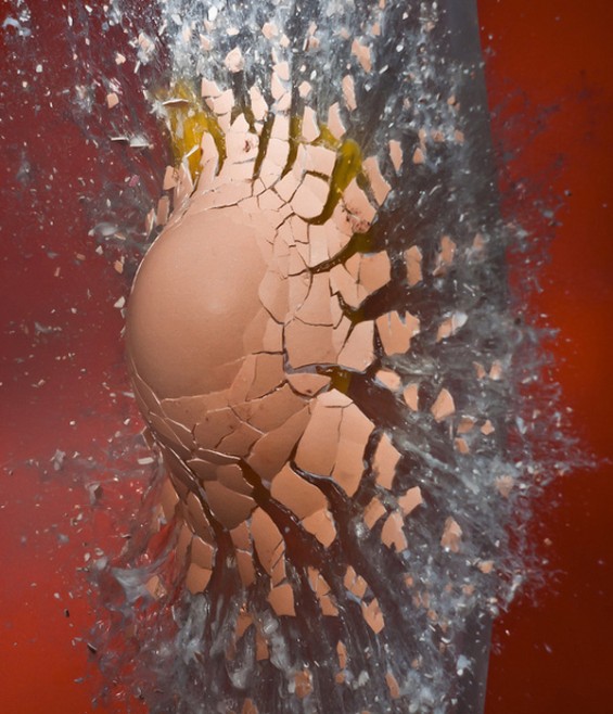 Предмети распрскани на милион парчиња