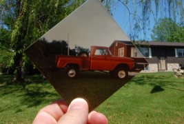 Фотографирани фотографии од минатото