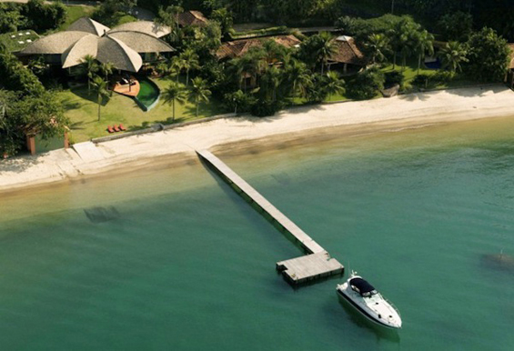 Раскошна куќа во облик на лист