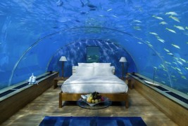 Спектакуларен хотел под вода на Малдивите