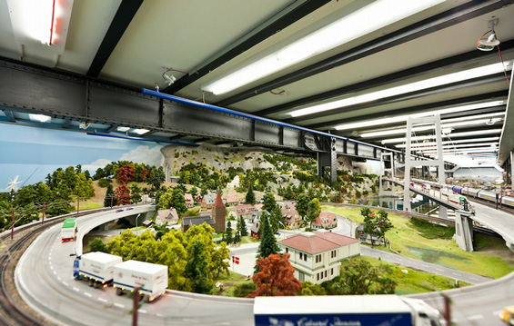 (11) Животот во еден минијатурен свет Животот во еден минијатурен свет