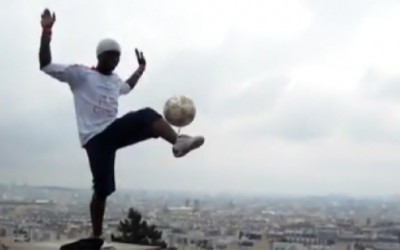 Неверојатни фристајл трикови со фудбалска топка