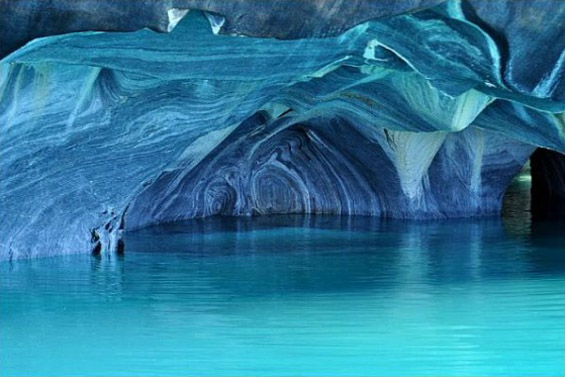 Мермерните азурни пештери