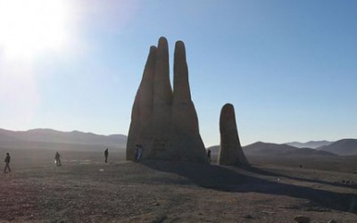 Џиновската рака во пустината Атакама, Чиле