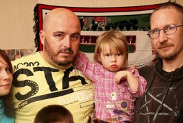 Тажна приказна за обединувањето на едно невообичаено семејство