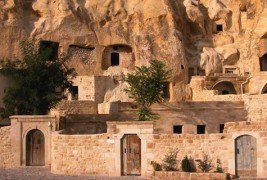 Величествениот пештерски хотел во Турција