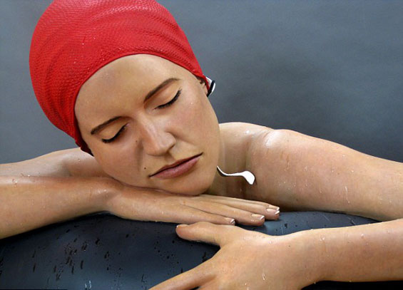 Вистински луѓе или восочни фигури?