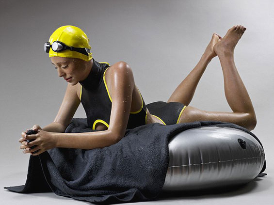 Вистински луѓе или восочни фигури?