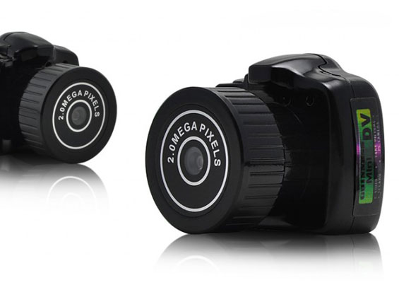 Најмалиот фотоапарат во светот голем колку џамлија